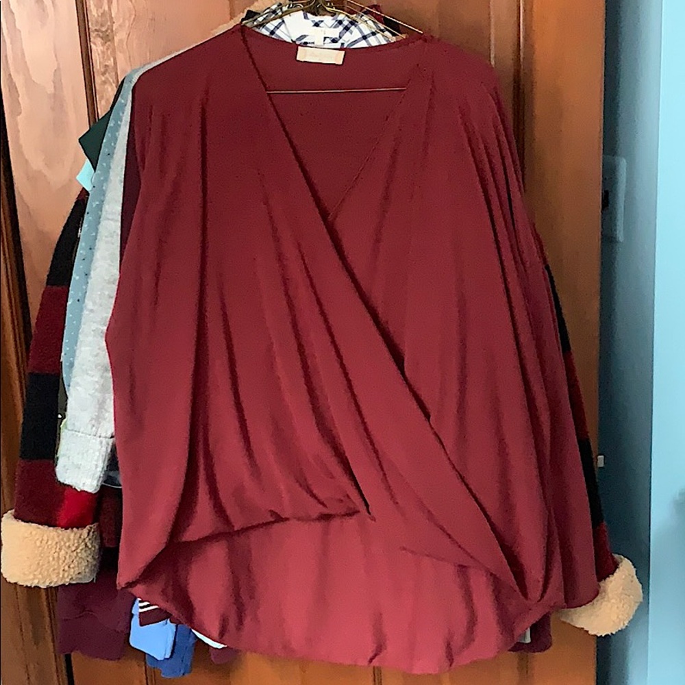 Long sleeve V-neck